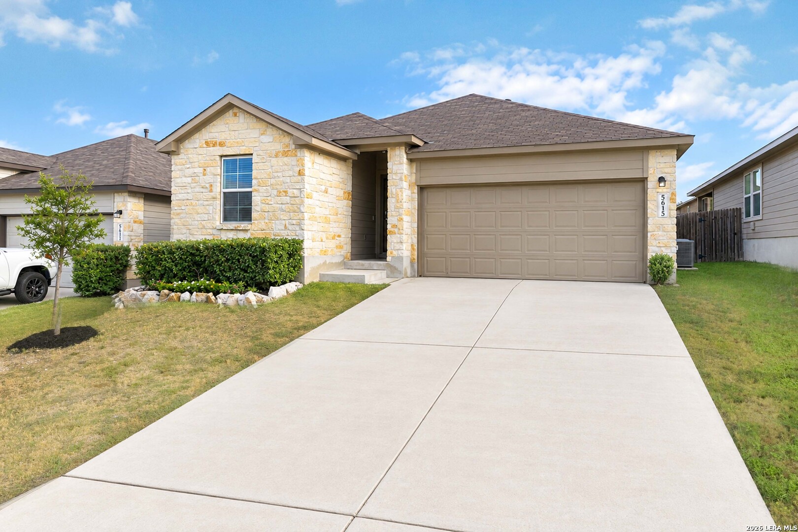 5615 Chase Falls