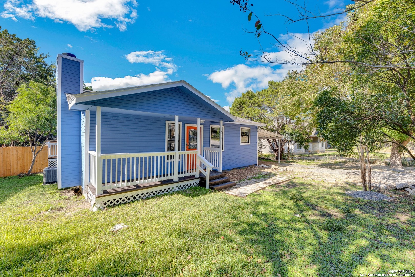 731 Hillside Loop