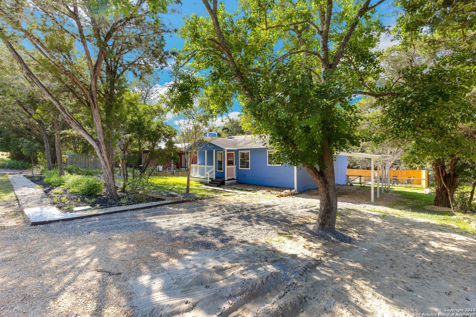 731 Hillside Loop