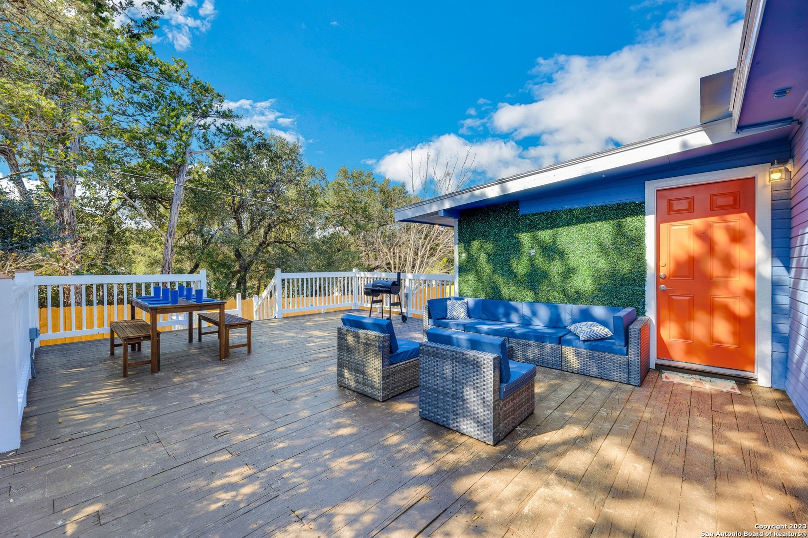 731 Hillside Loop