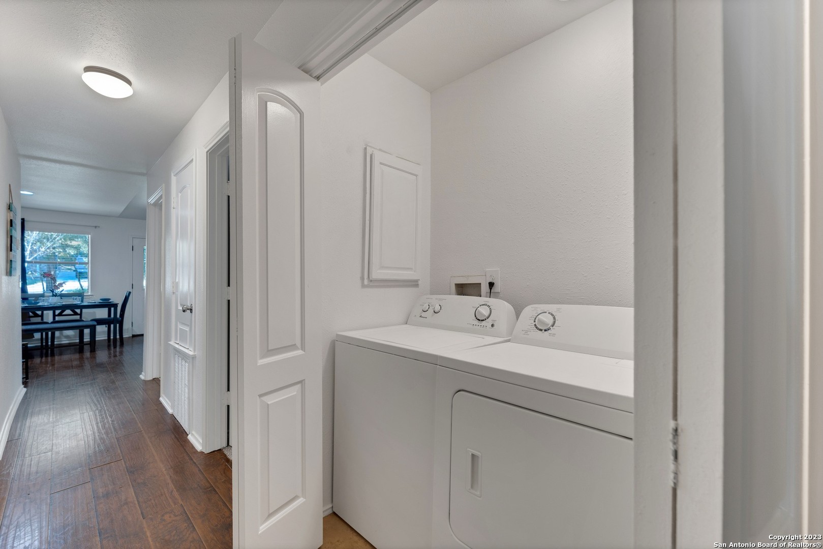 731 Hillside Loop