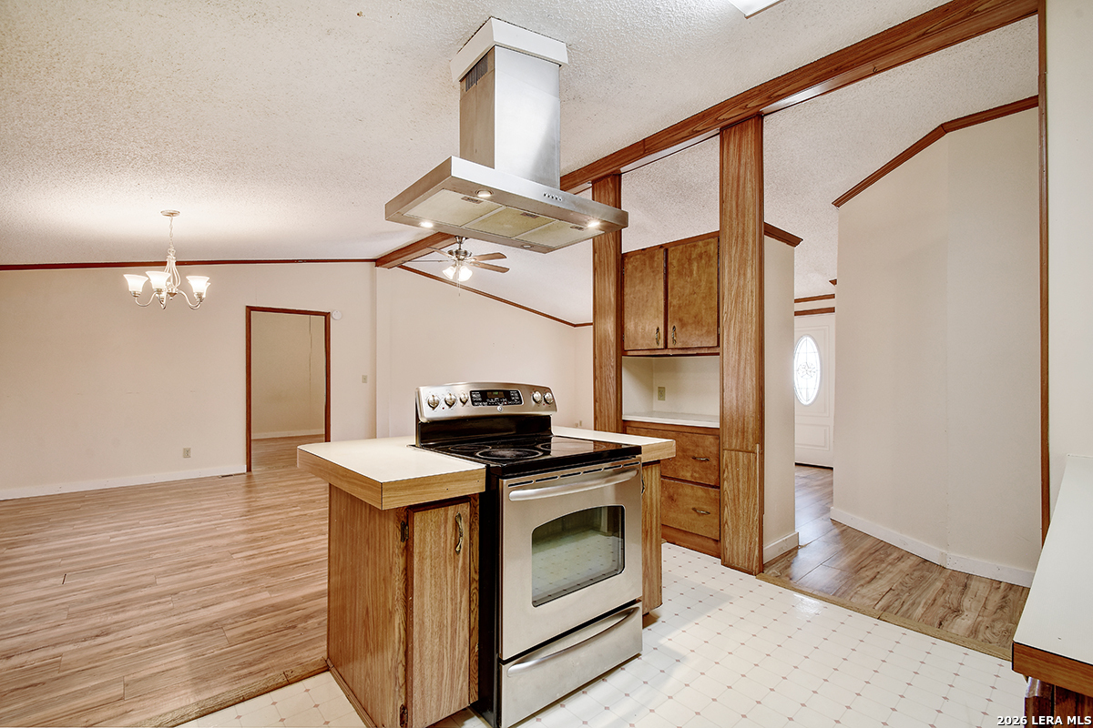 181 QUERCUS LN