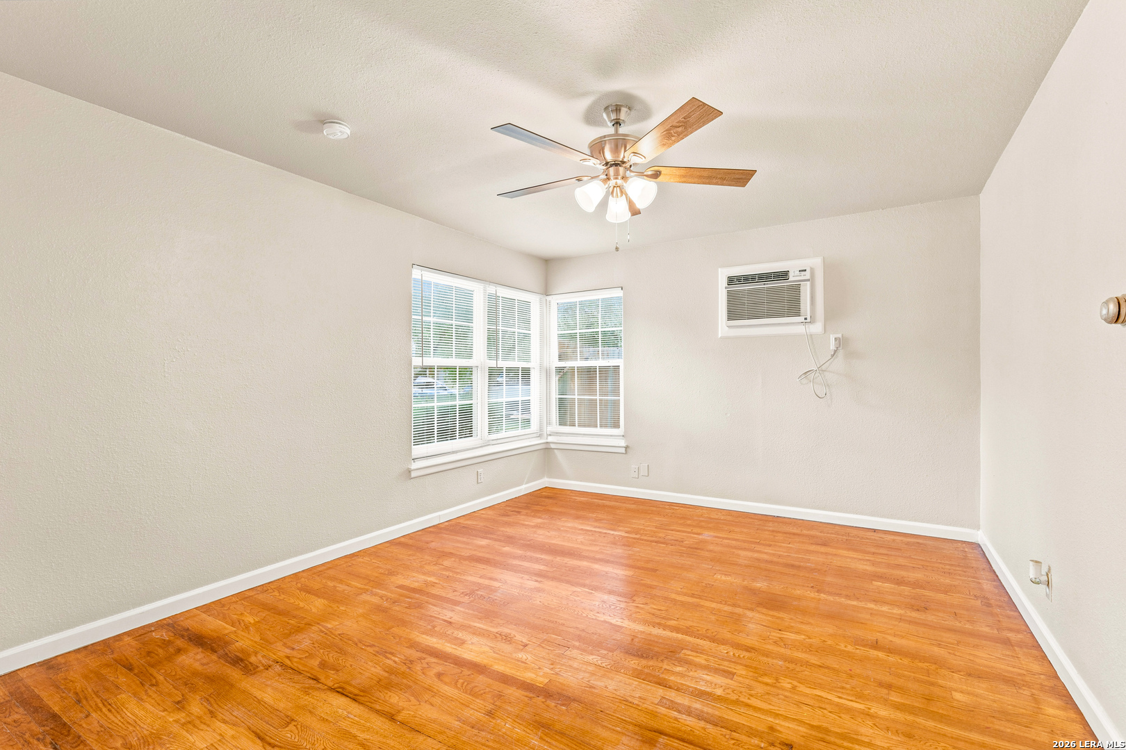 230 Serna Park