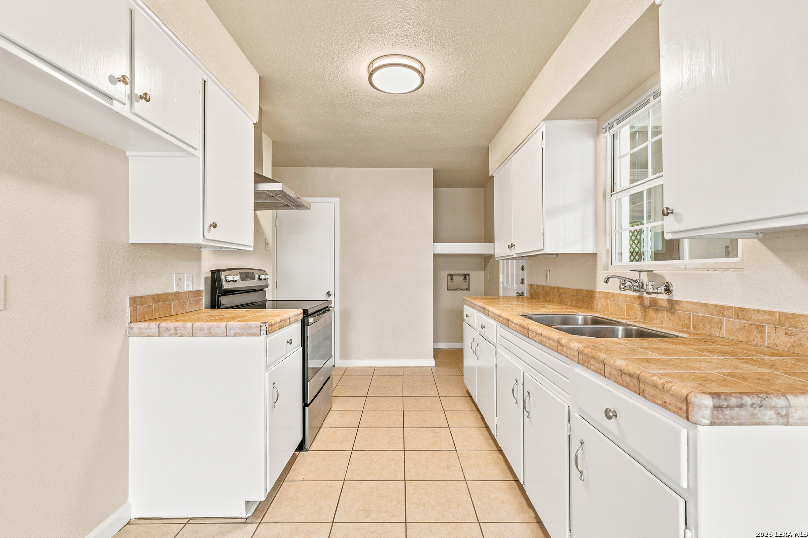 230 Serna Park