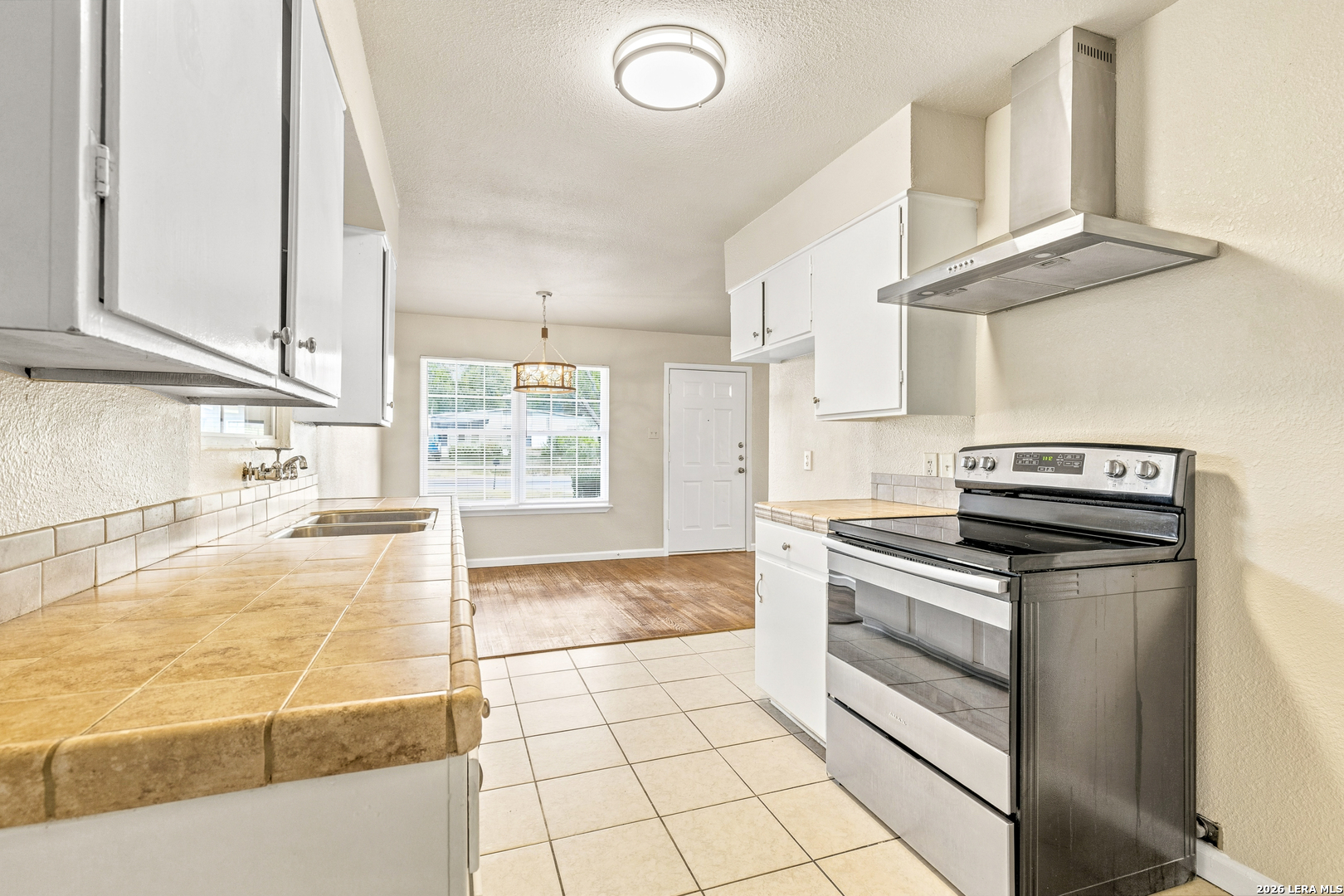 230 Serna Park