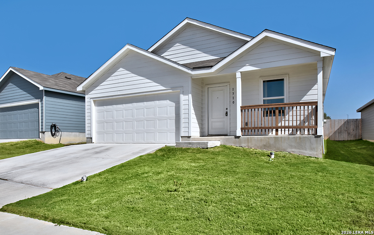 1310 MORAINE PL