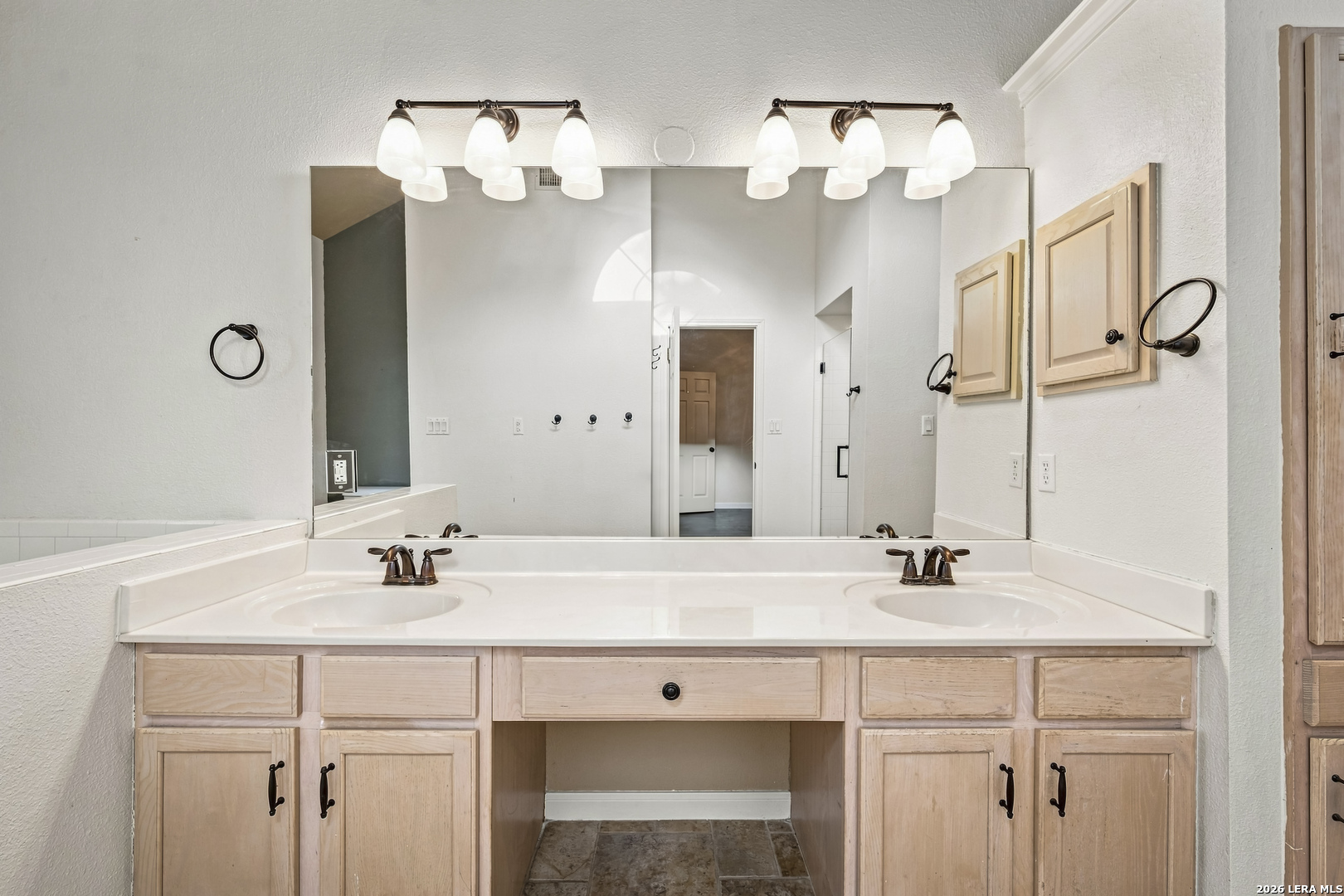 5212 HONEYSUCKLE BR