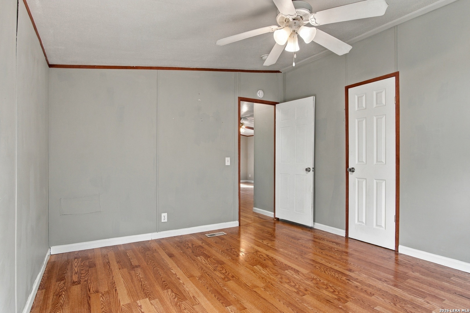 1247 SKYLARK DR