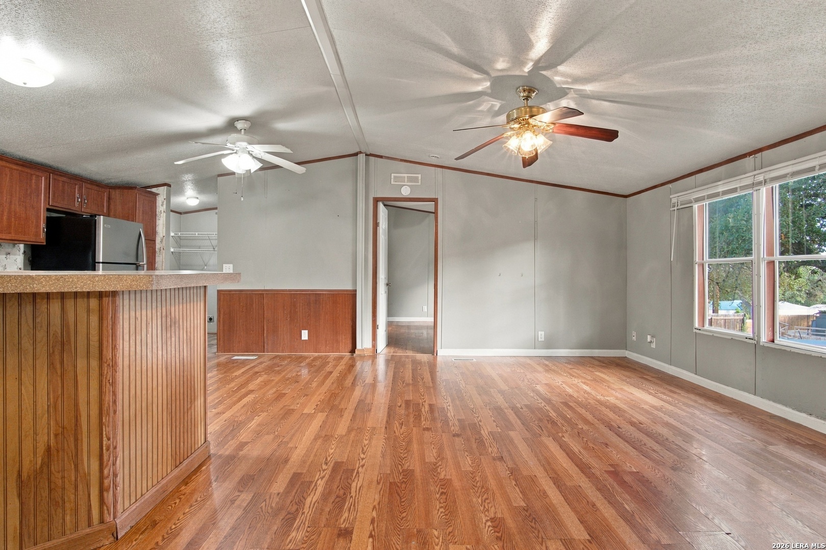 1247 SKYLARK DR