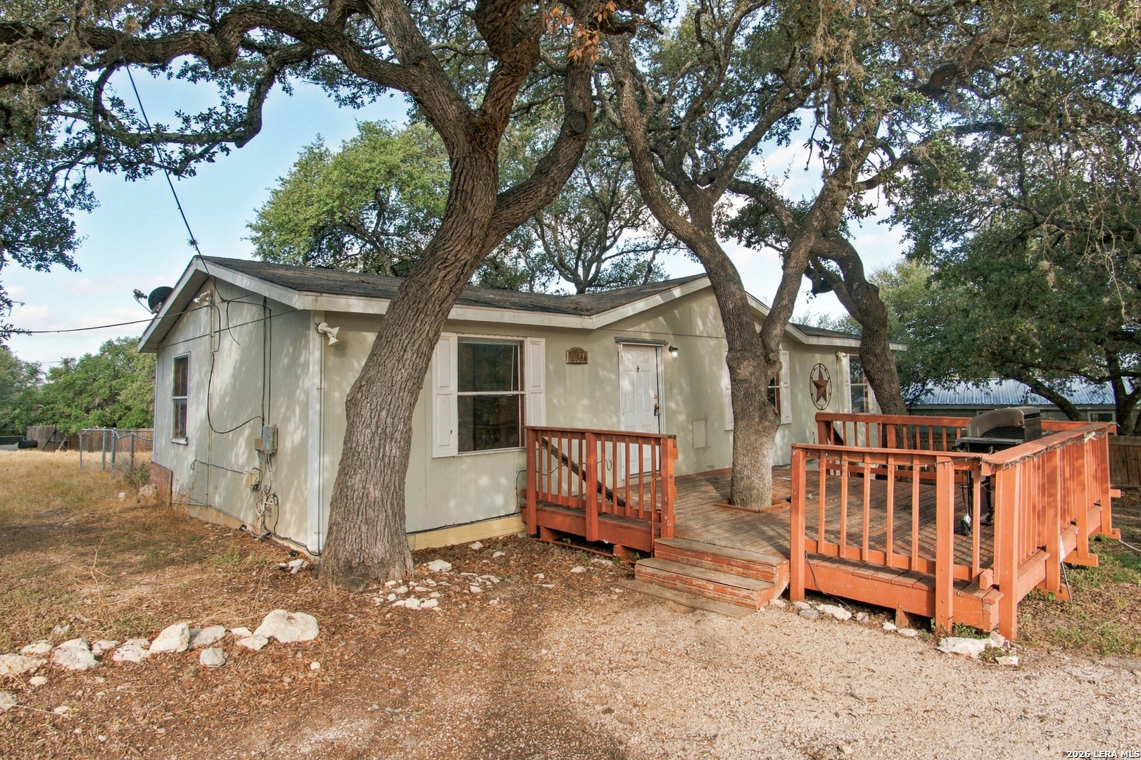 1247 SKYLARK DR