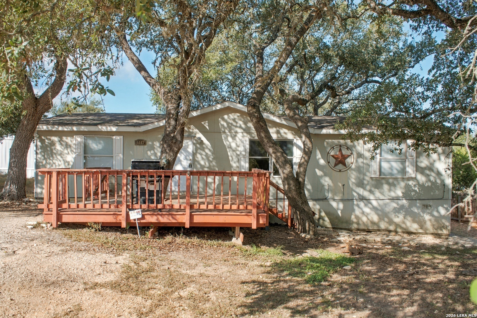 1247 SKYLARK DR