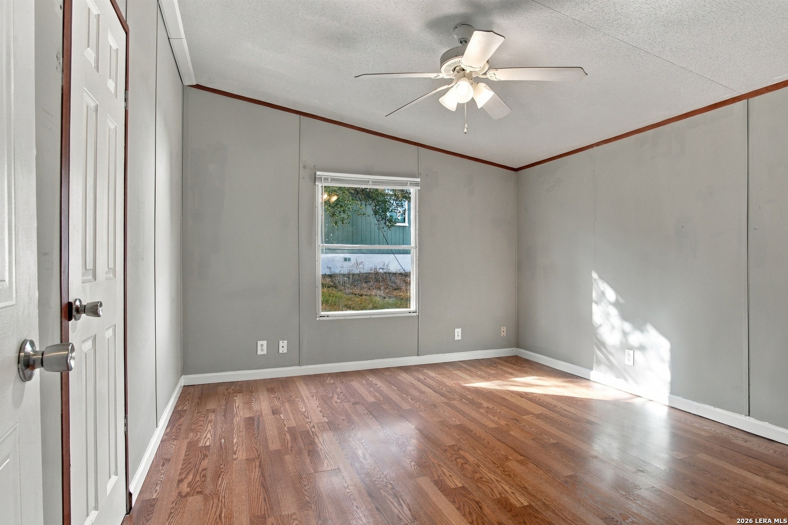 1247 SKYLARK DR