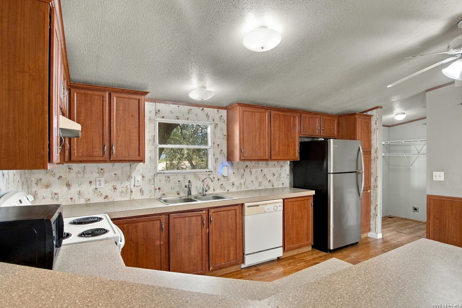 1247 SKYLARK DR
