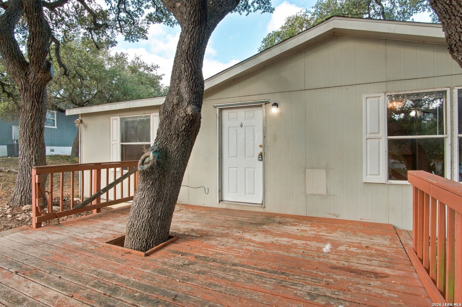 1247 SKYLARK DR