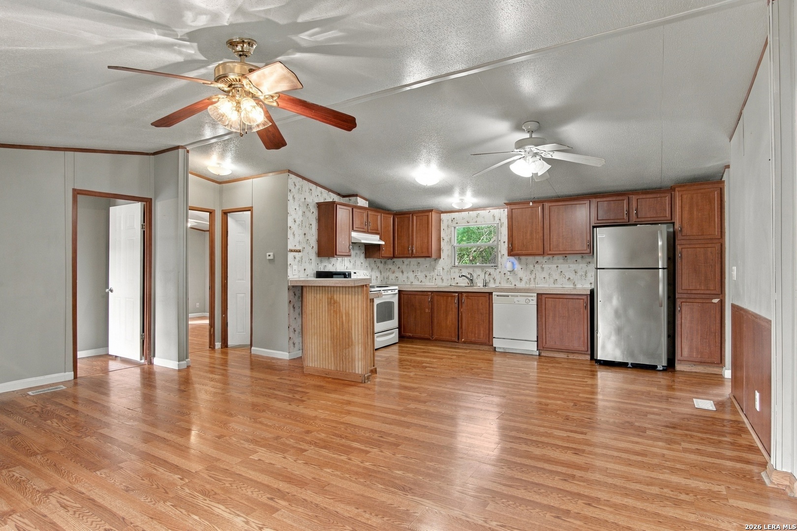 1247 SKYLARK DR