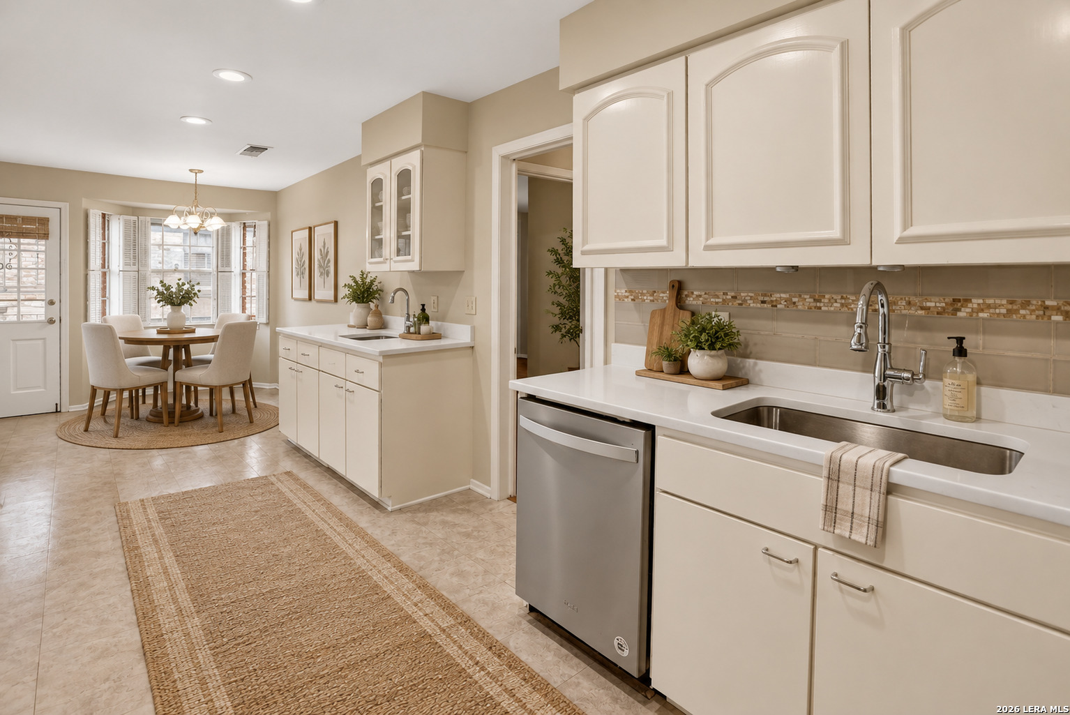 8033 N NEW BRAUNFELS AVE Unit: # 400 E