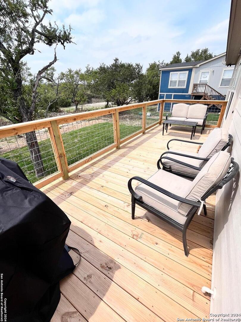 946 CYPRESS DR
