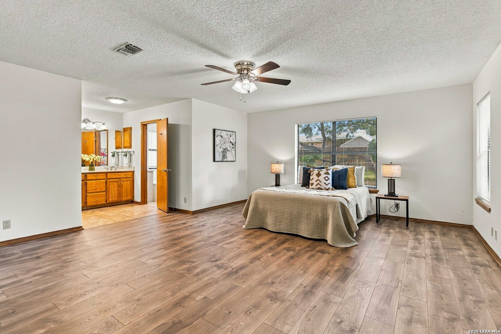 850 MISSION HILLS DR
