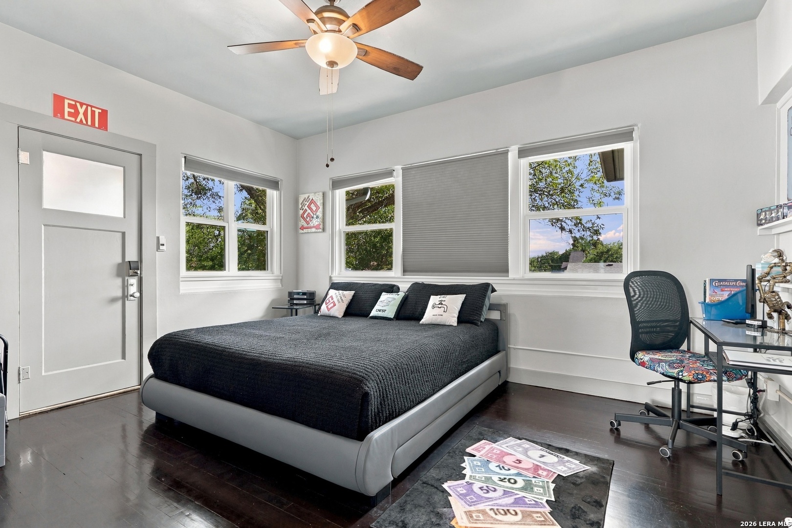 503 S AUSTIN ST