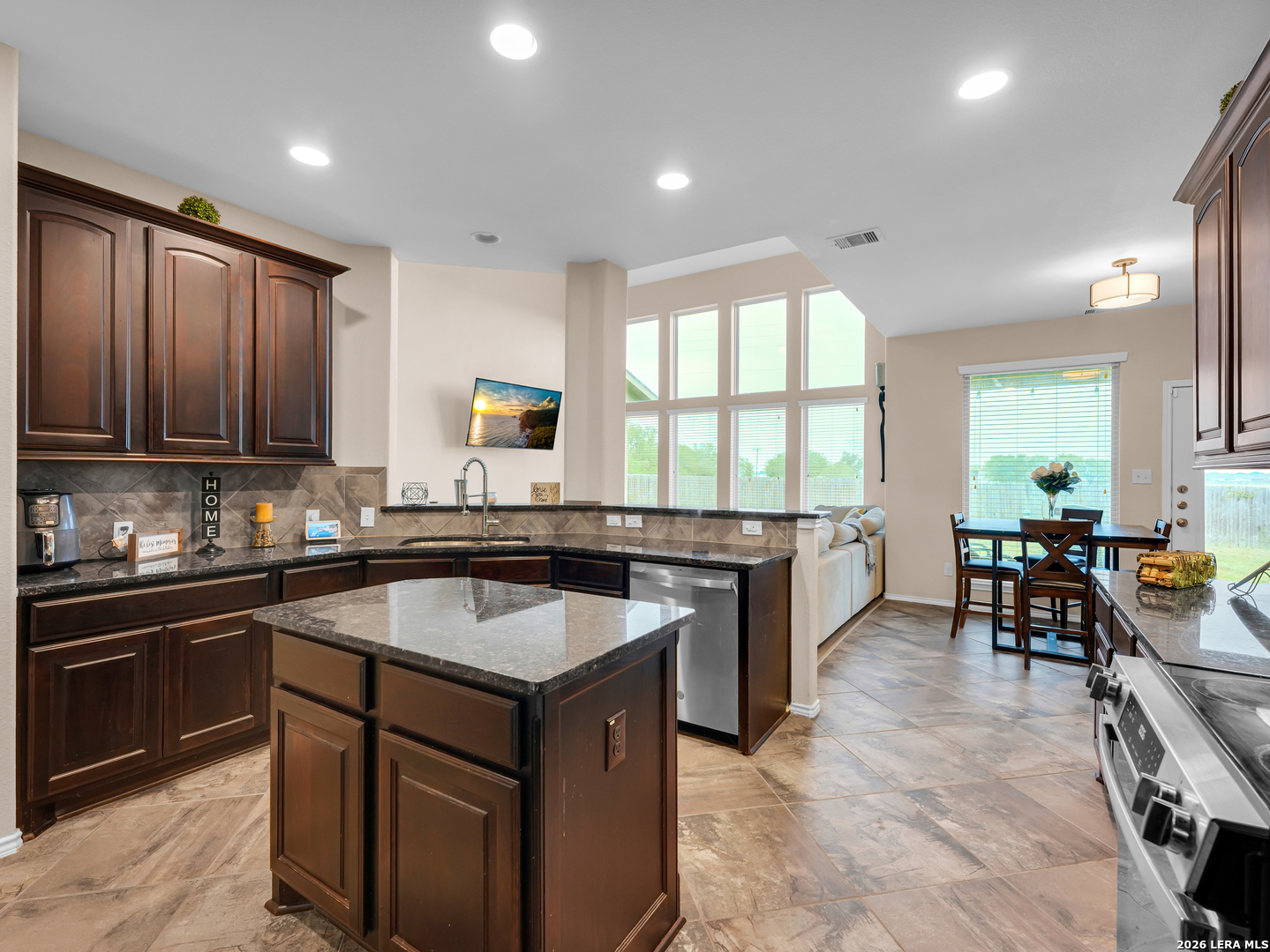 3076 Split Rail Ln