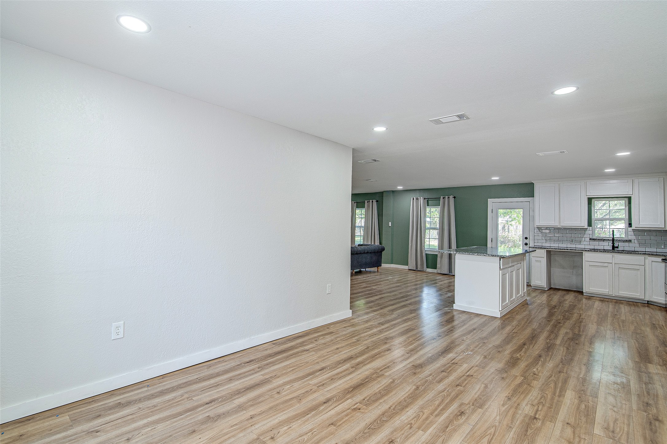6225 Kentwood Place