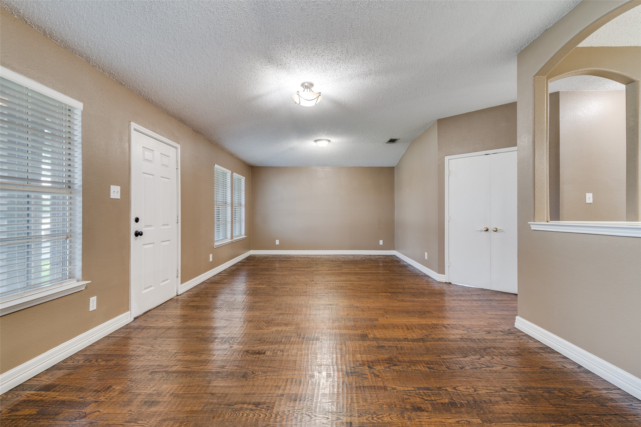 1015 Bainbridge Lane