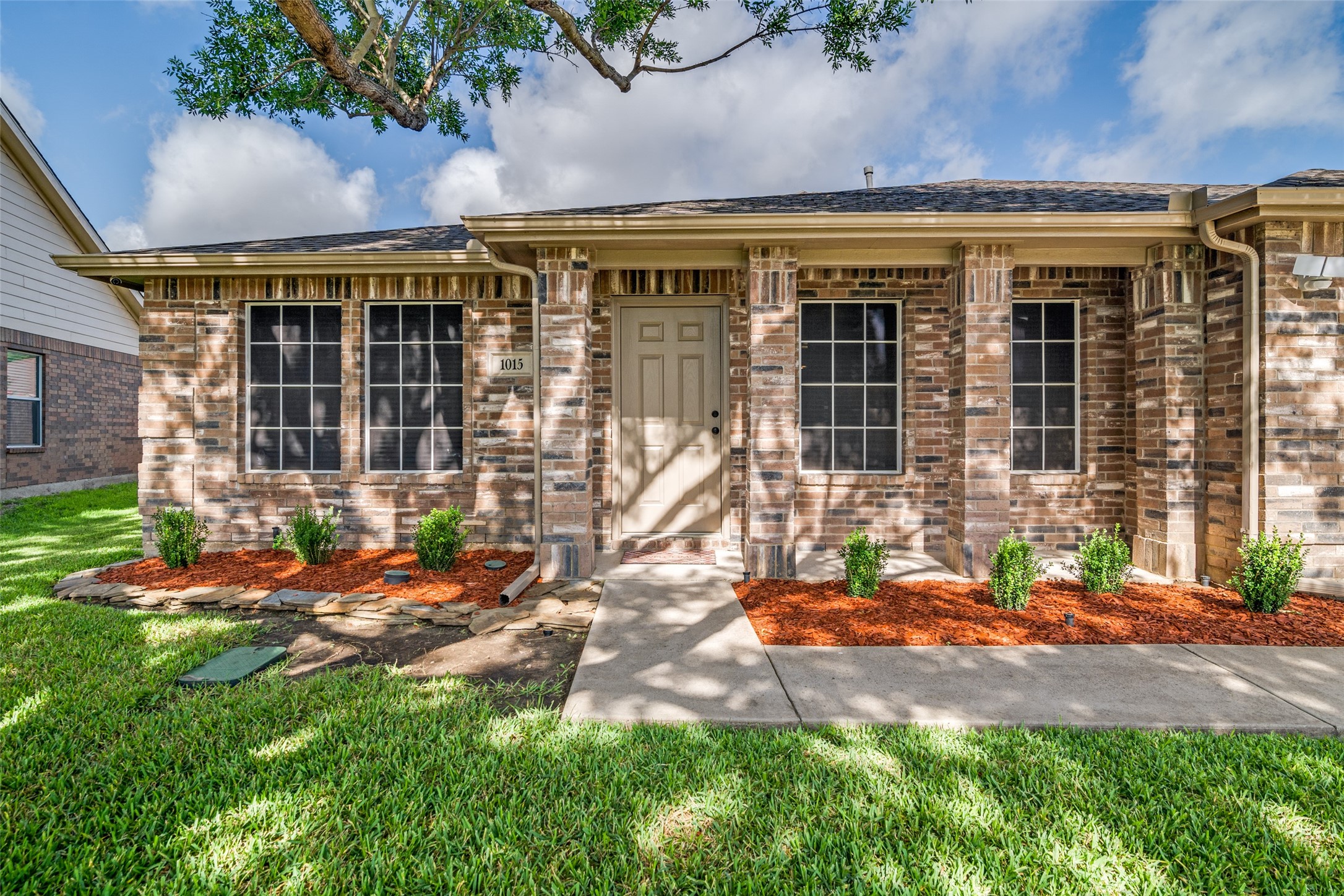 1015 Bainbridge Lane