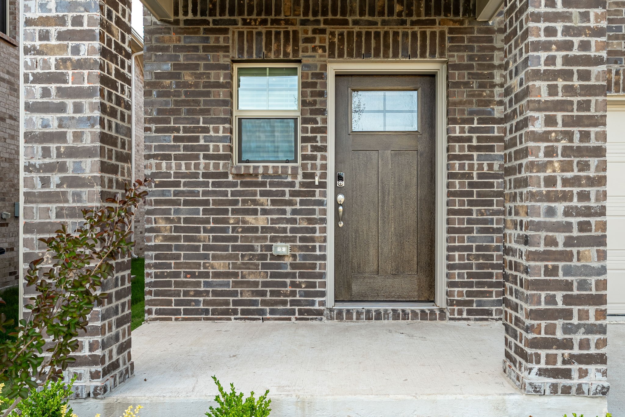 905 Rosemary Hill
