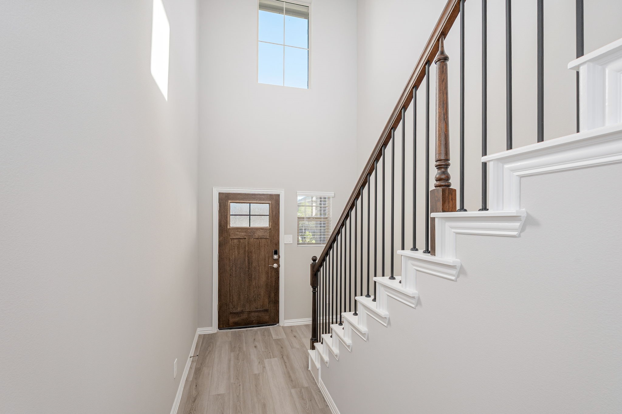 905 Rosemary Hill