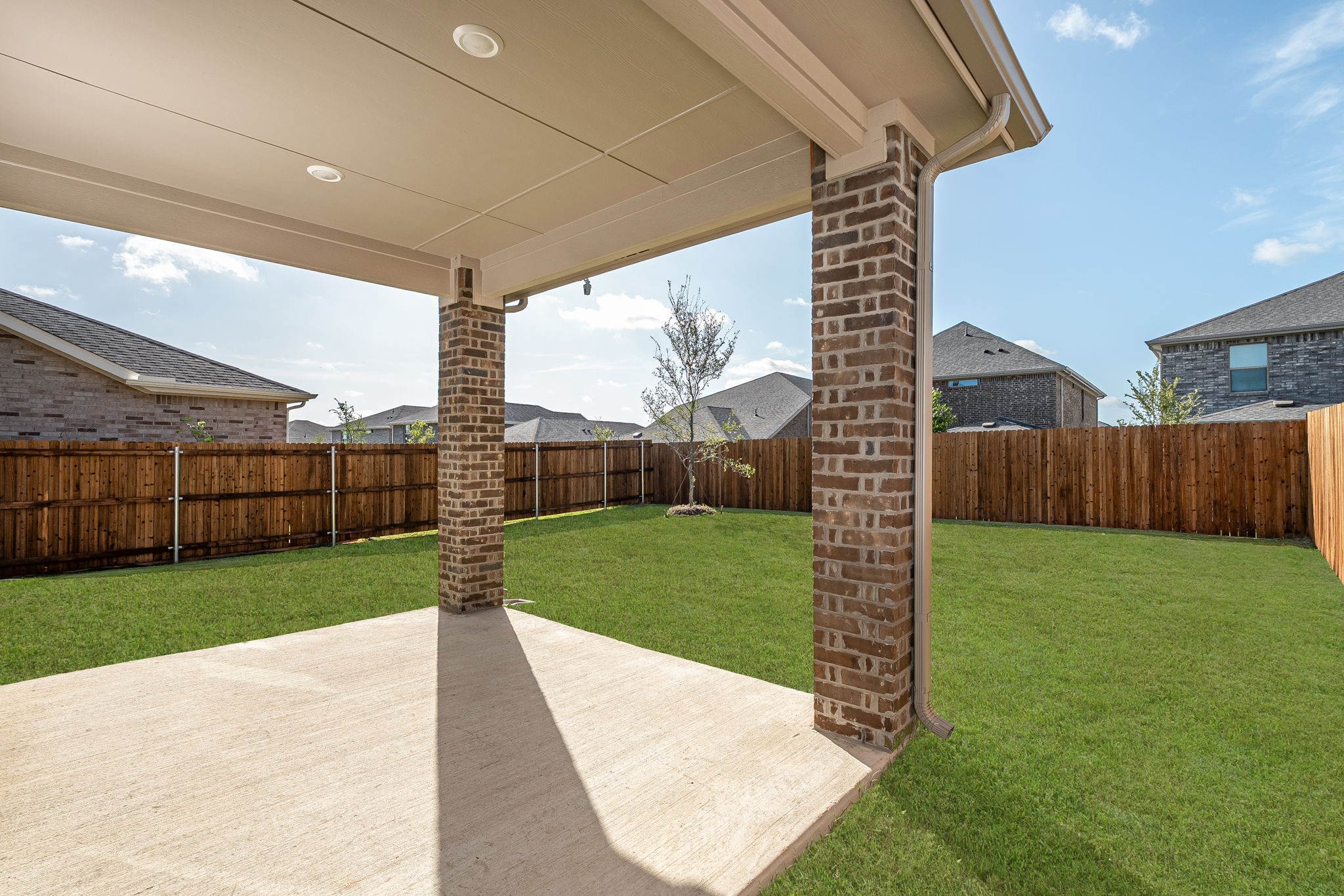 905 Rosemary Hill