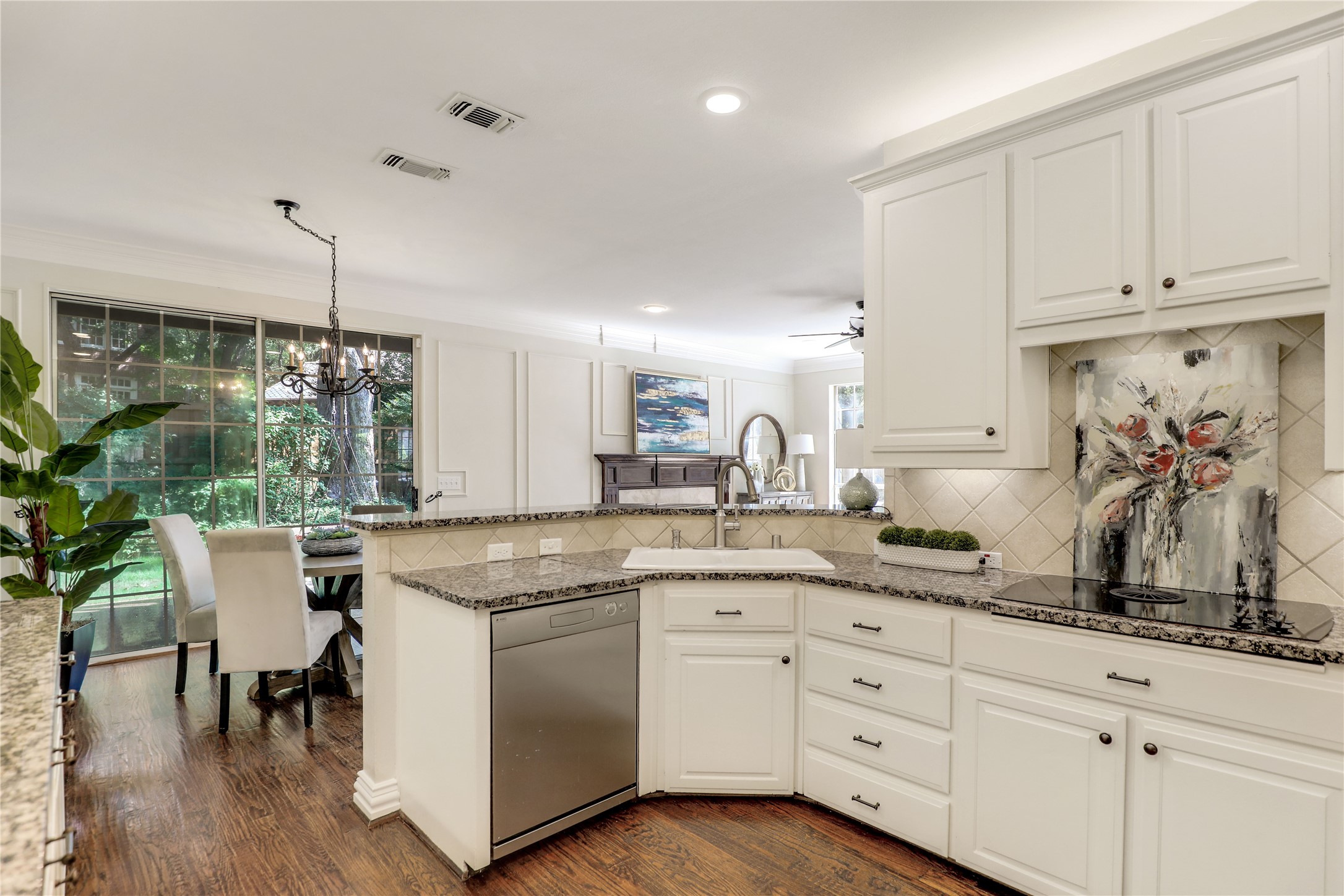 2600 Woodland Court