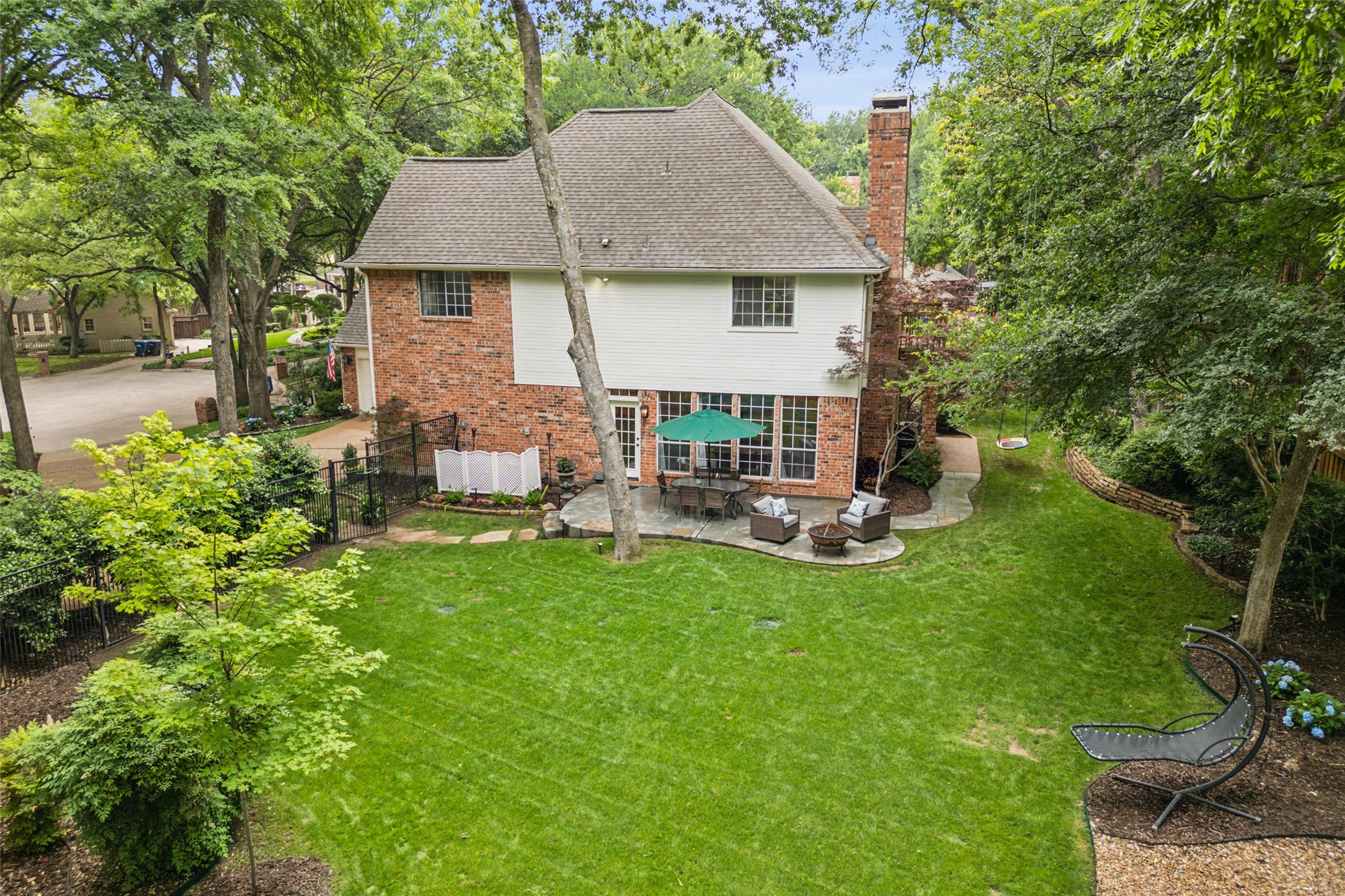 2600 Woodland Court