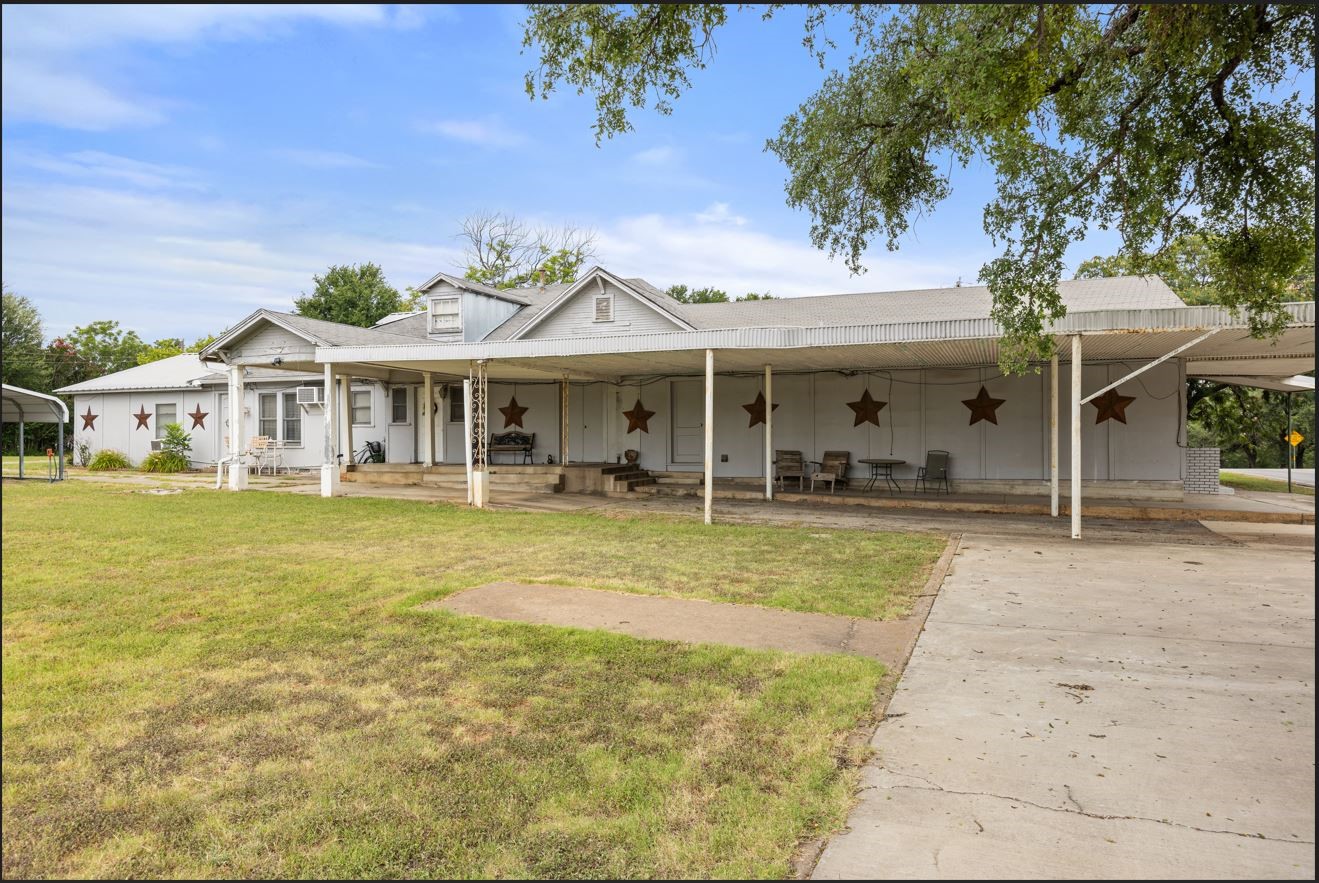 300 E Elm Street