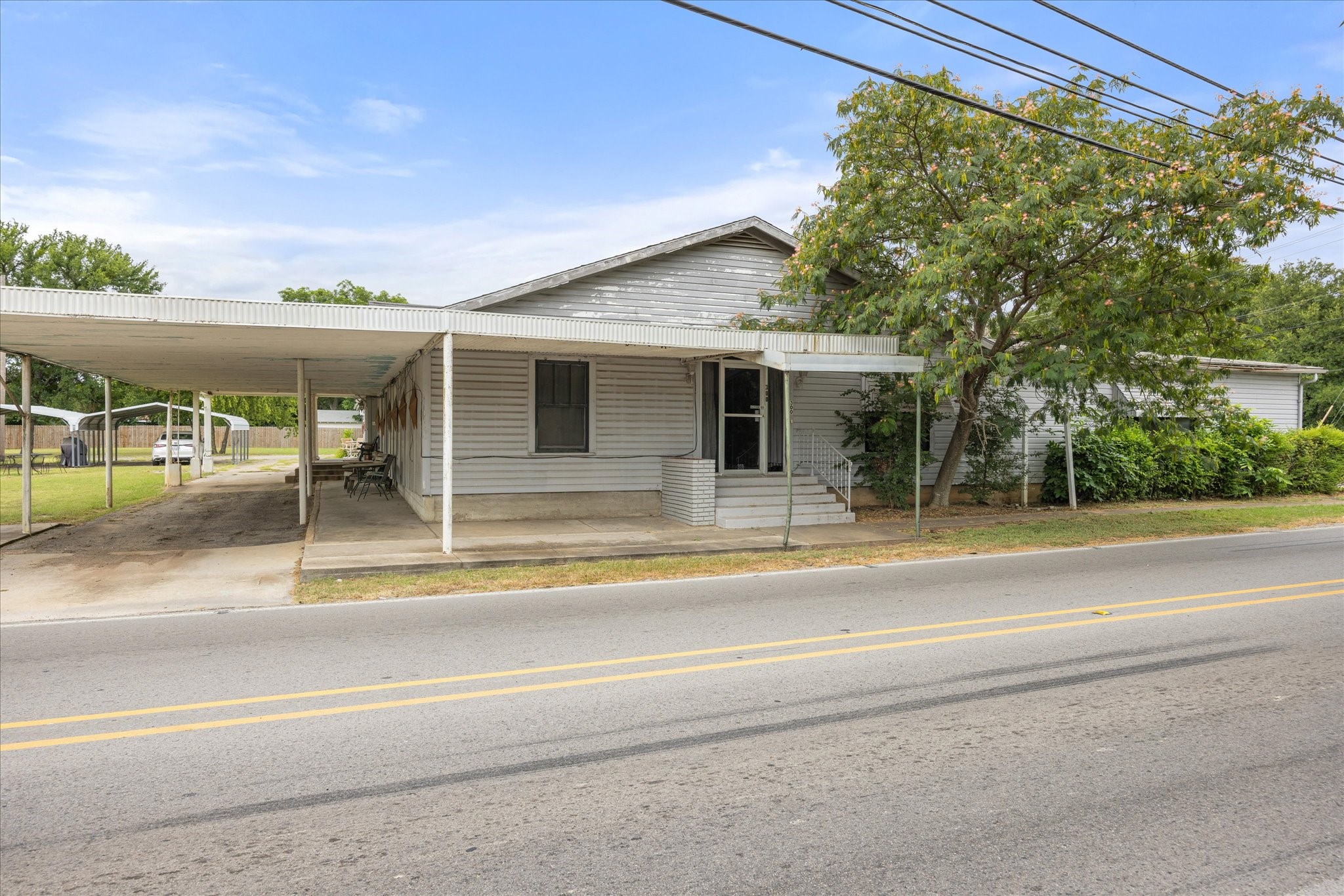 300 E Elm Street