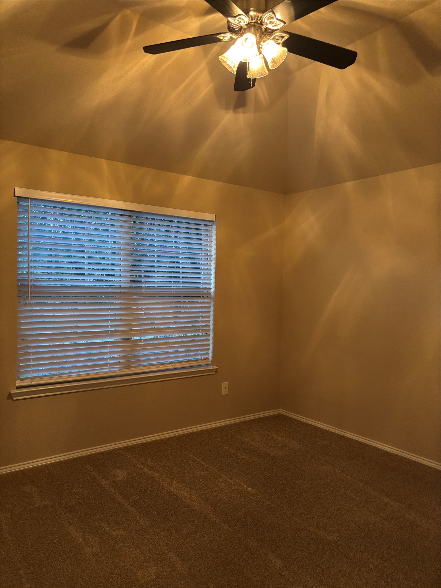 1328 Villa Paloma Boulevard