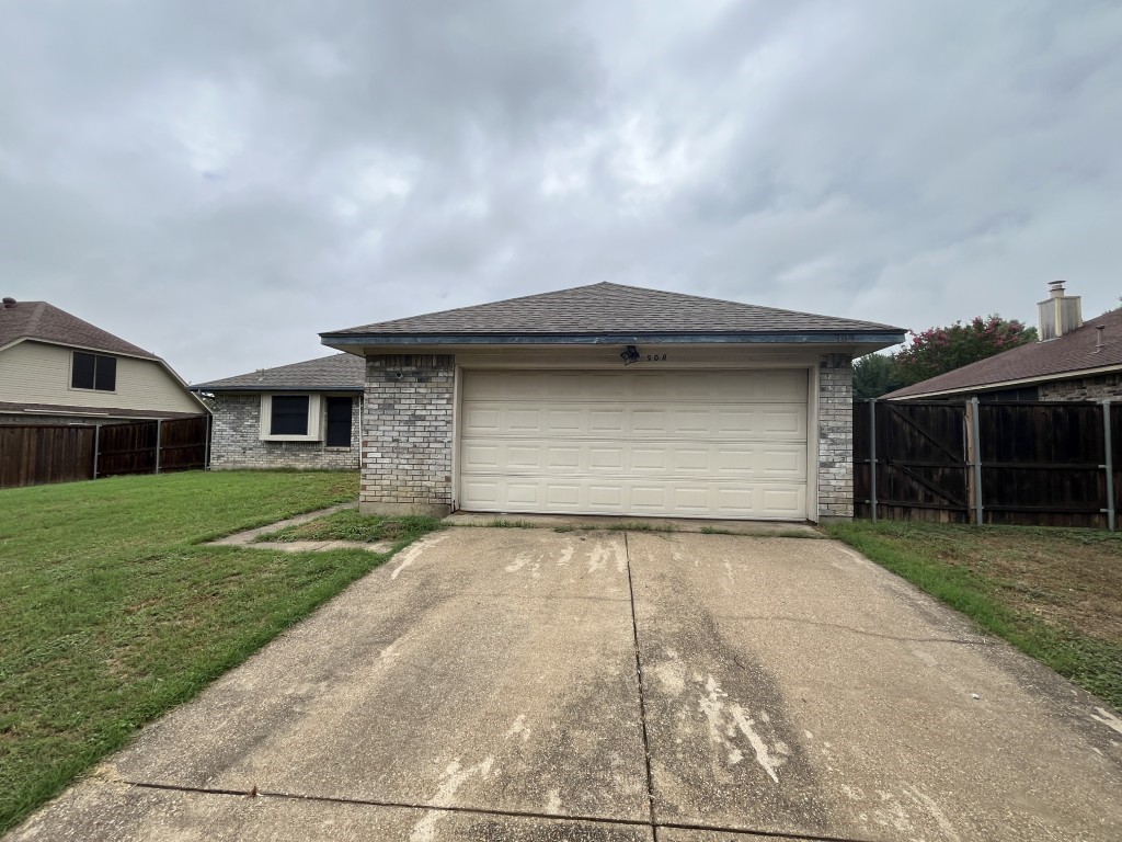 909 Worthington Drive
