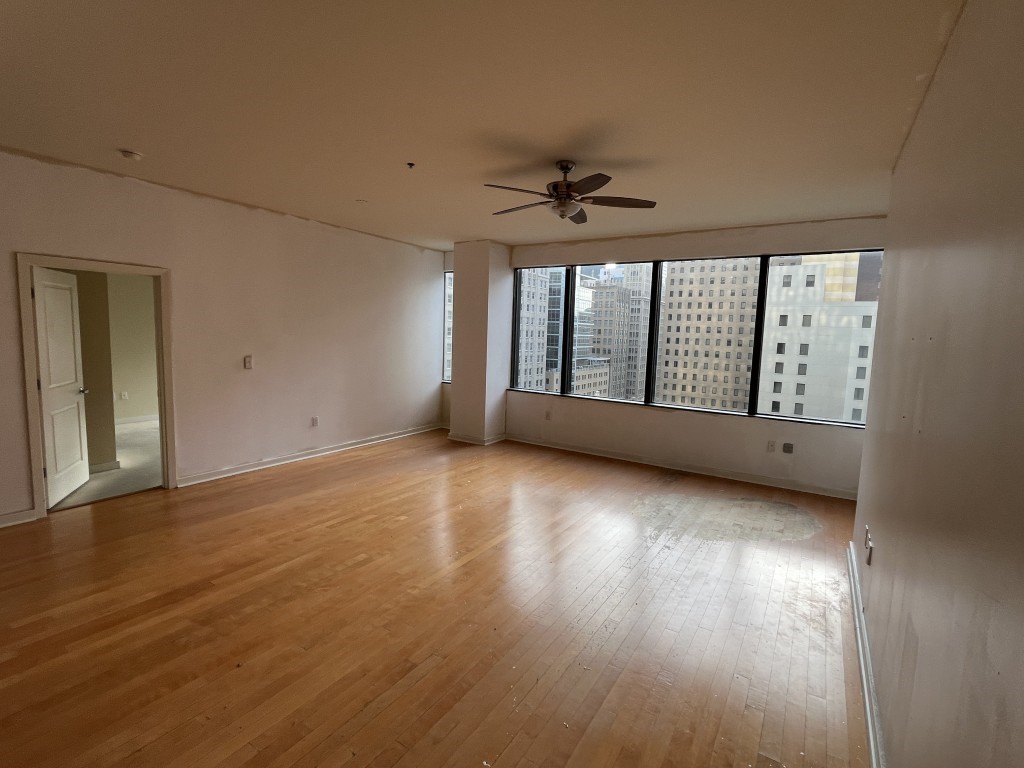 1200 Main Street 1011