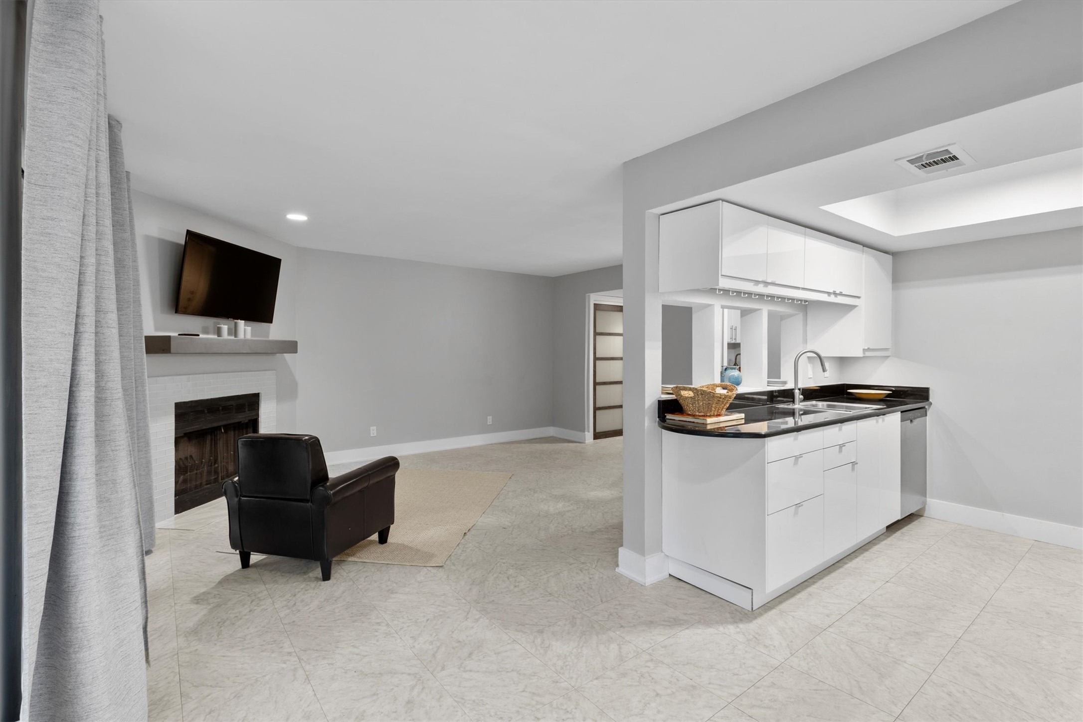 2505 Wedglea Drive 201