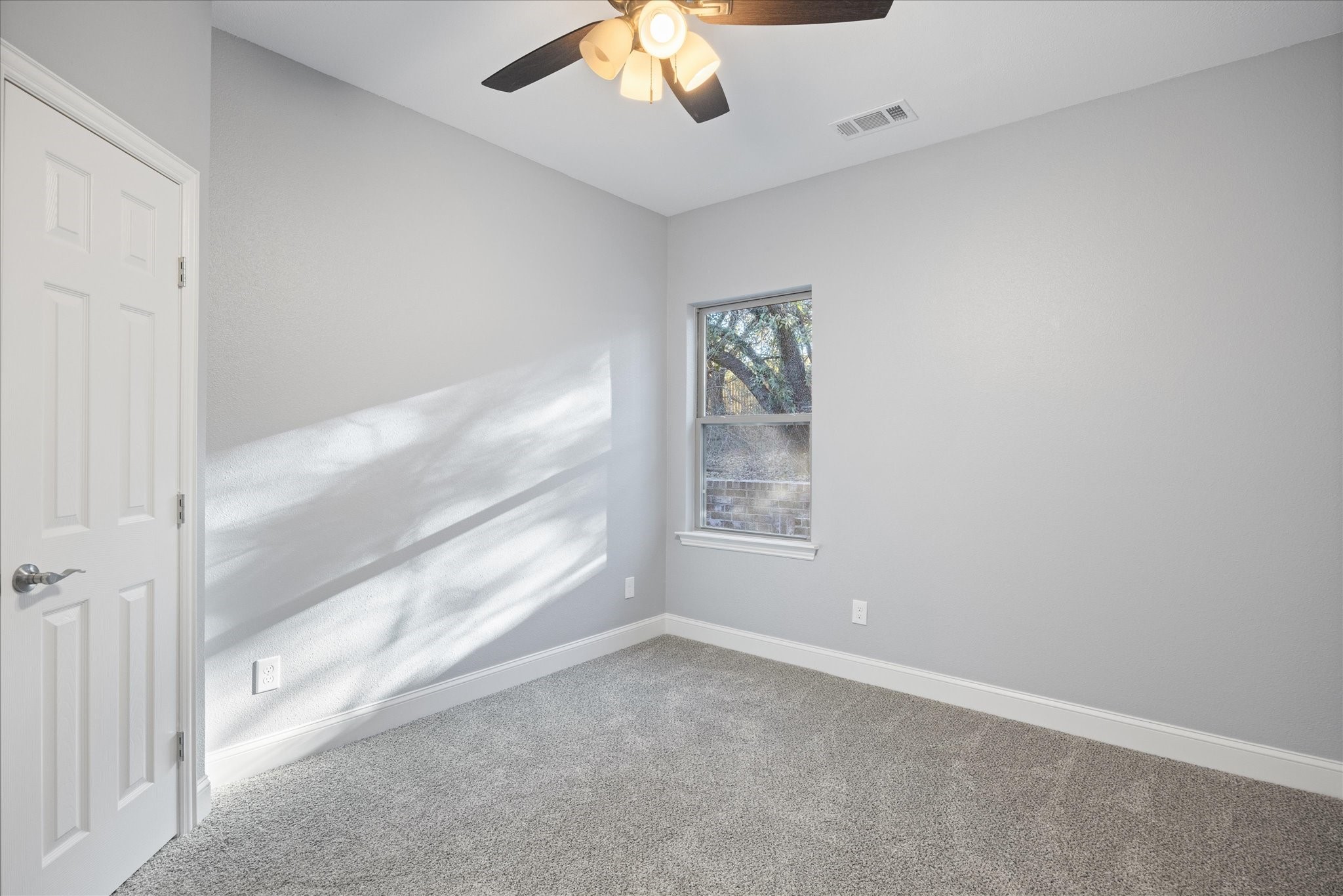 2519 Hillcrest Drive