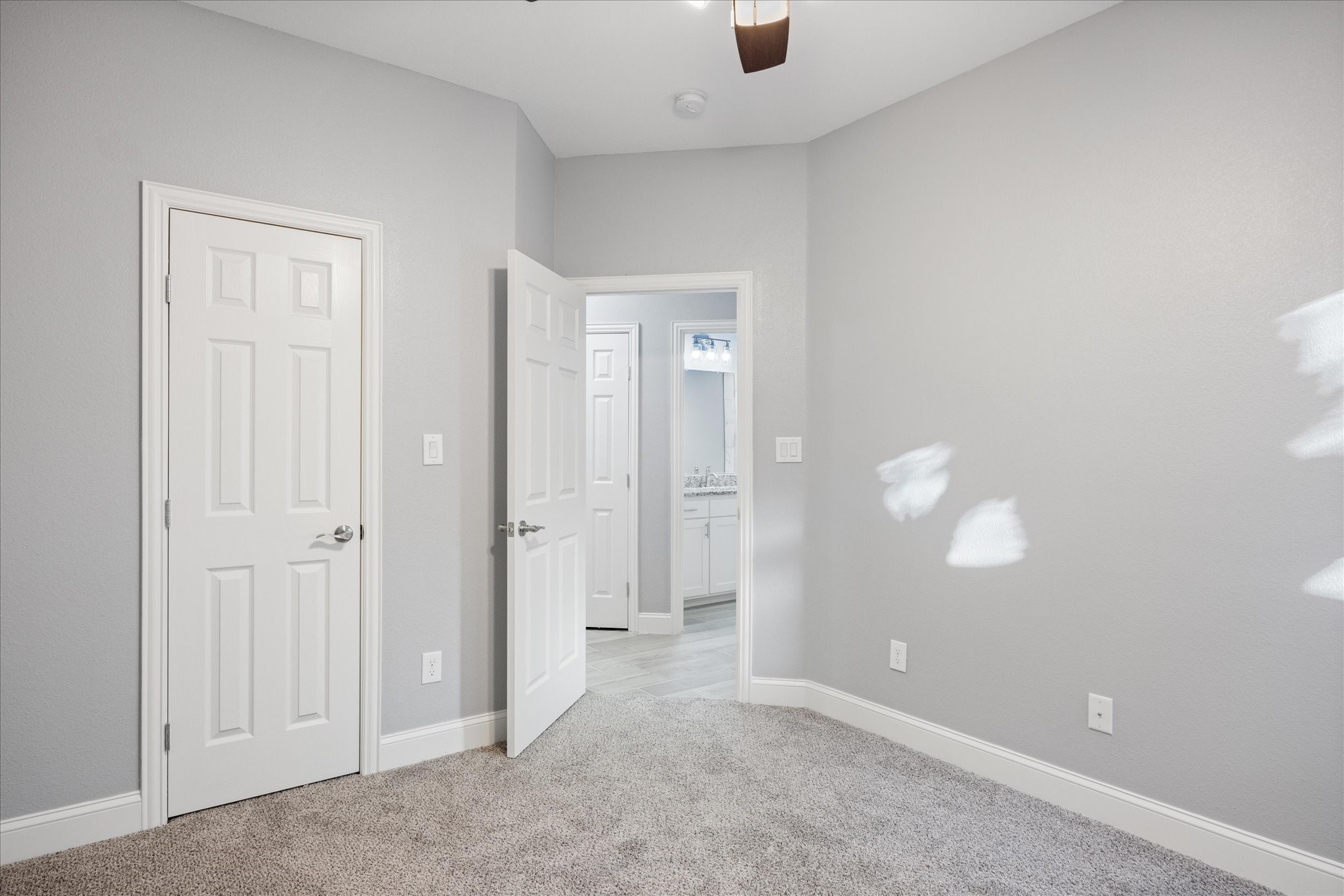 2519 Hillcrest Drive
