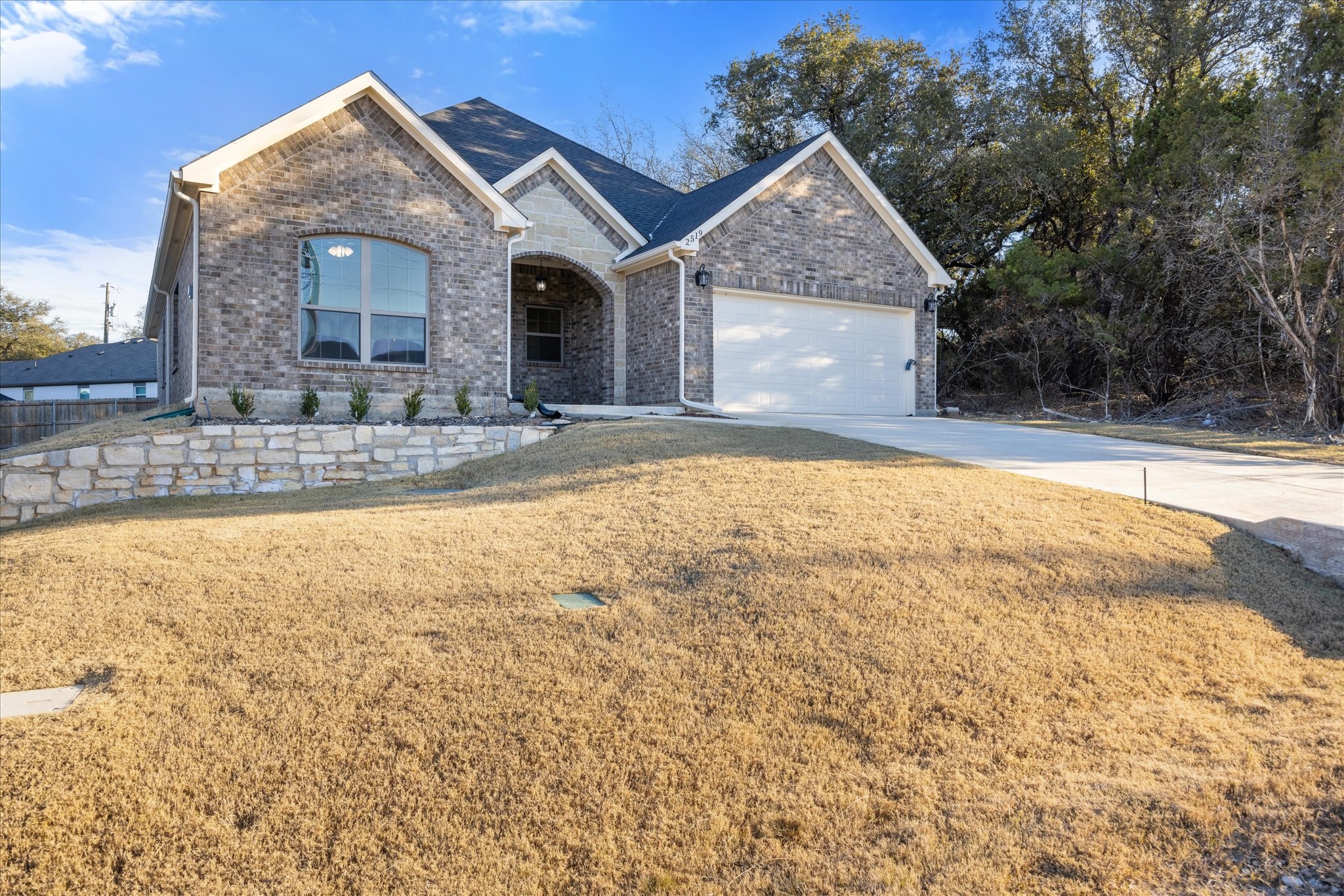 2519 Hillcrest Drive