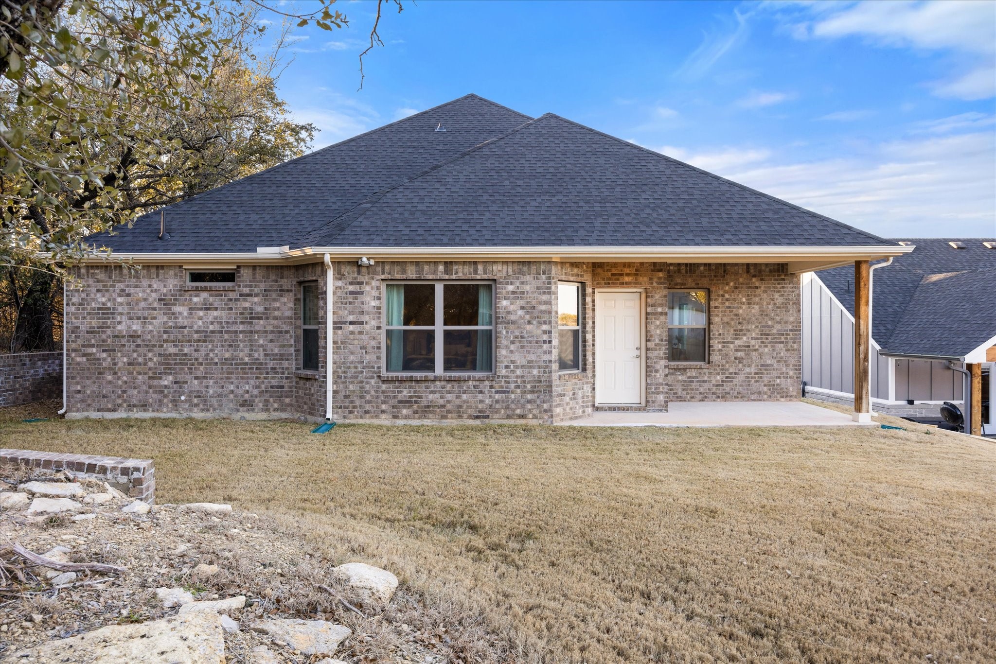 2519 Hillcrest Drive