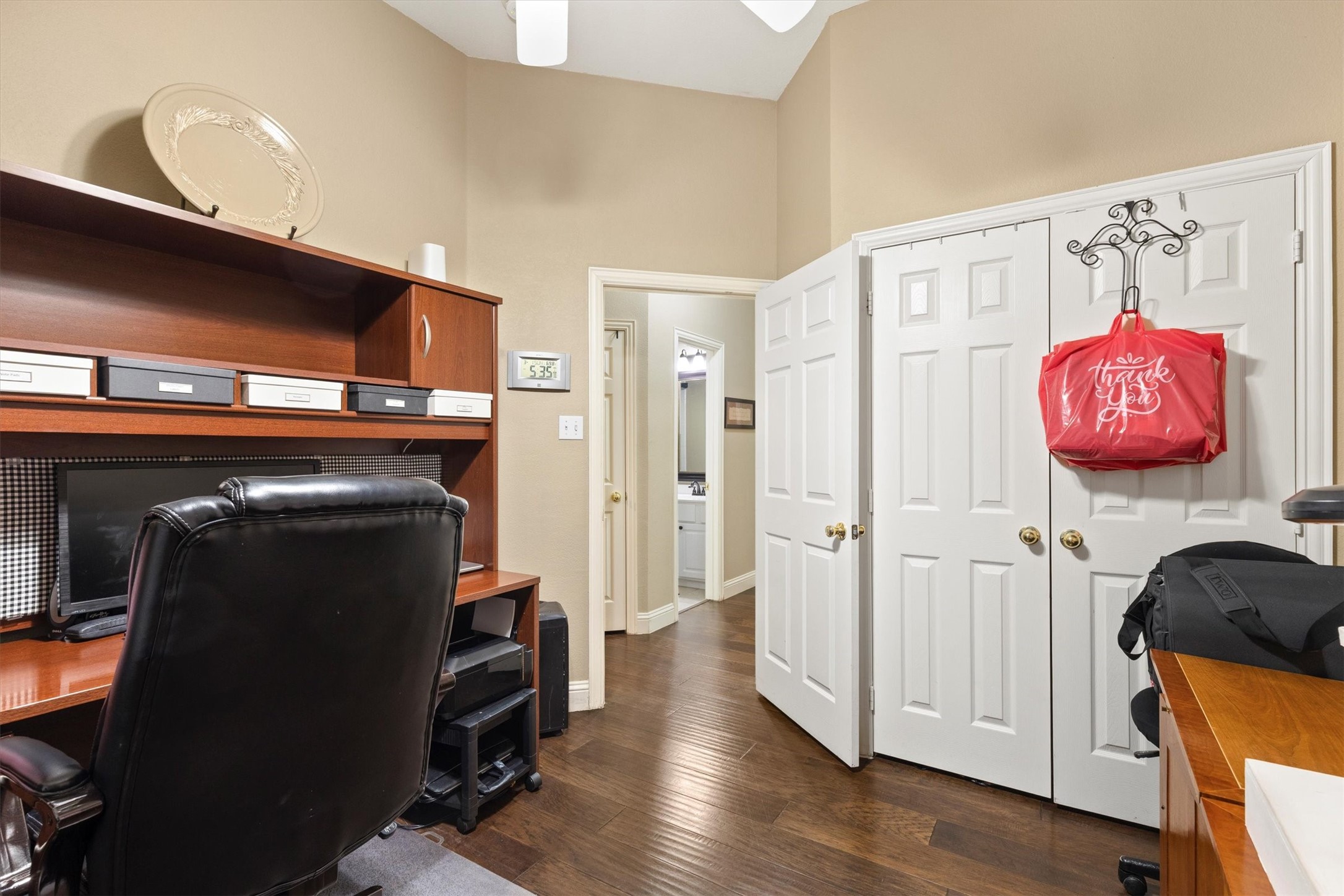 5533 Amber Way