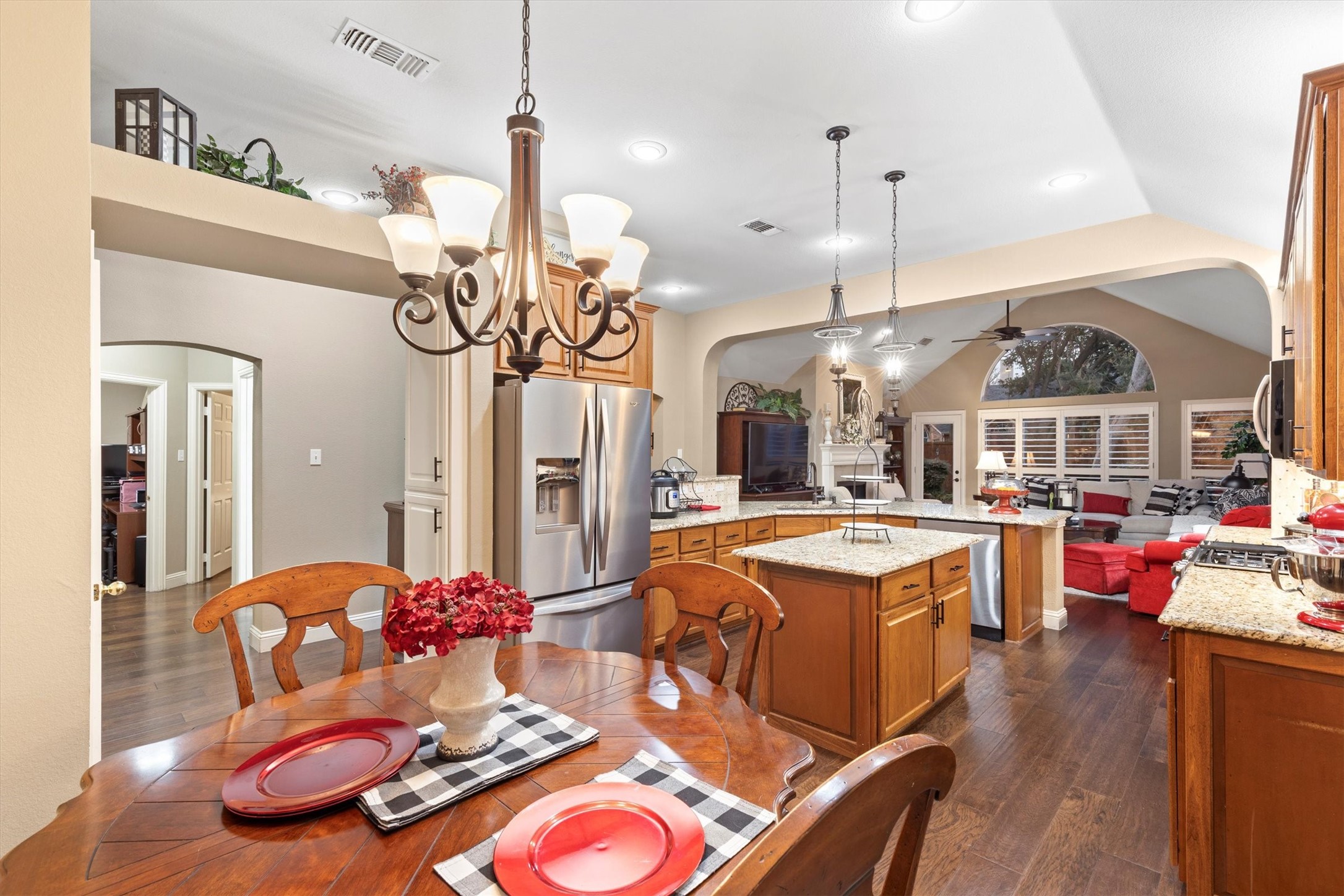 5533 Amber Way