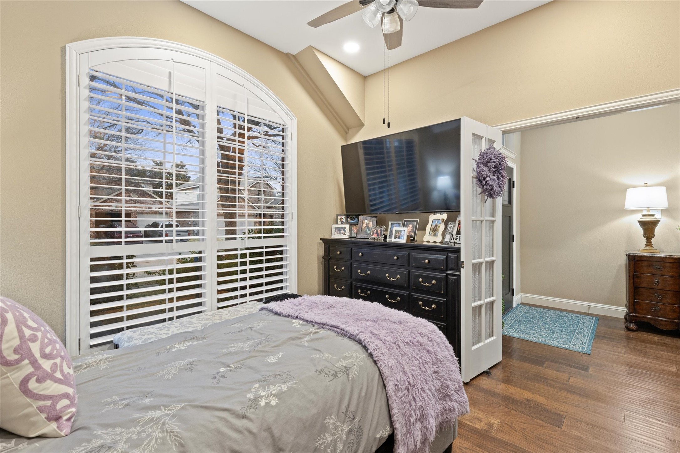 5533 Amber Way