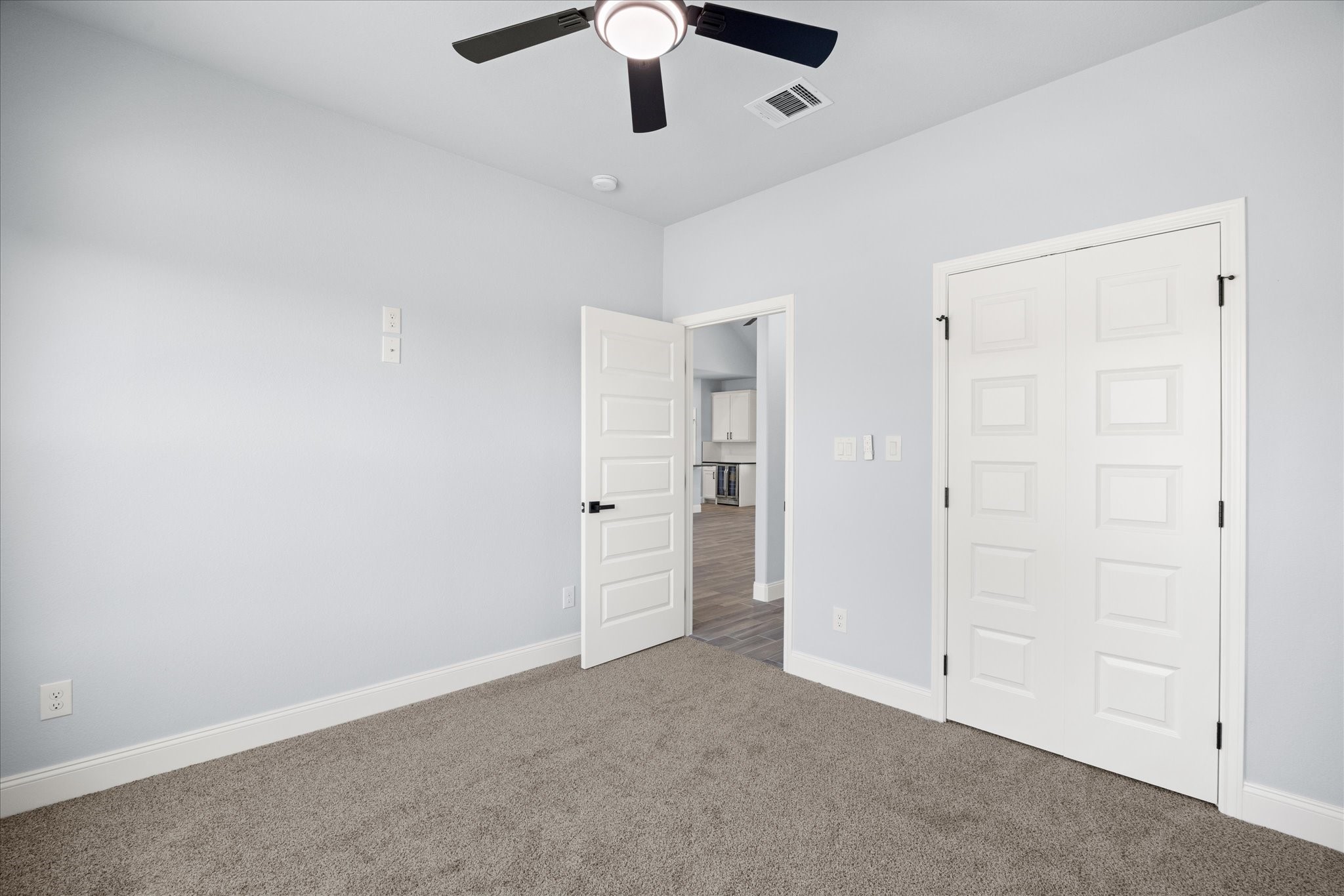 5607 Belaire Circle