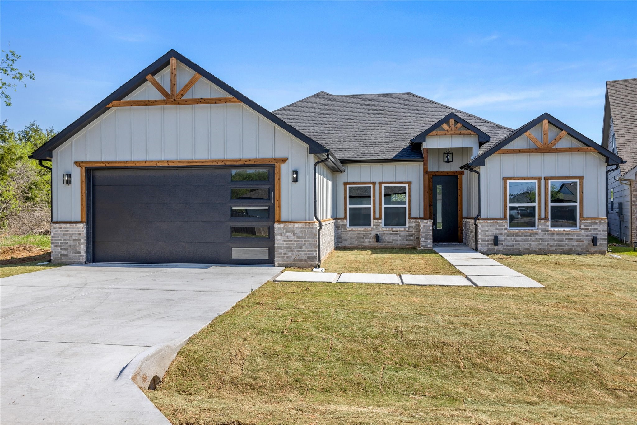 5607 Belaire Circle