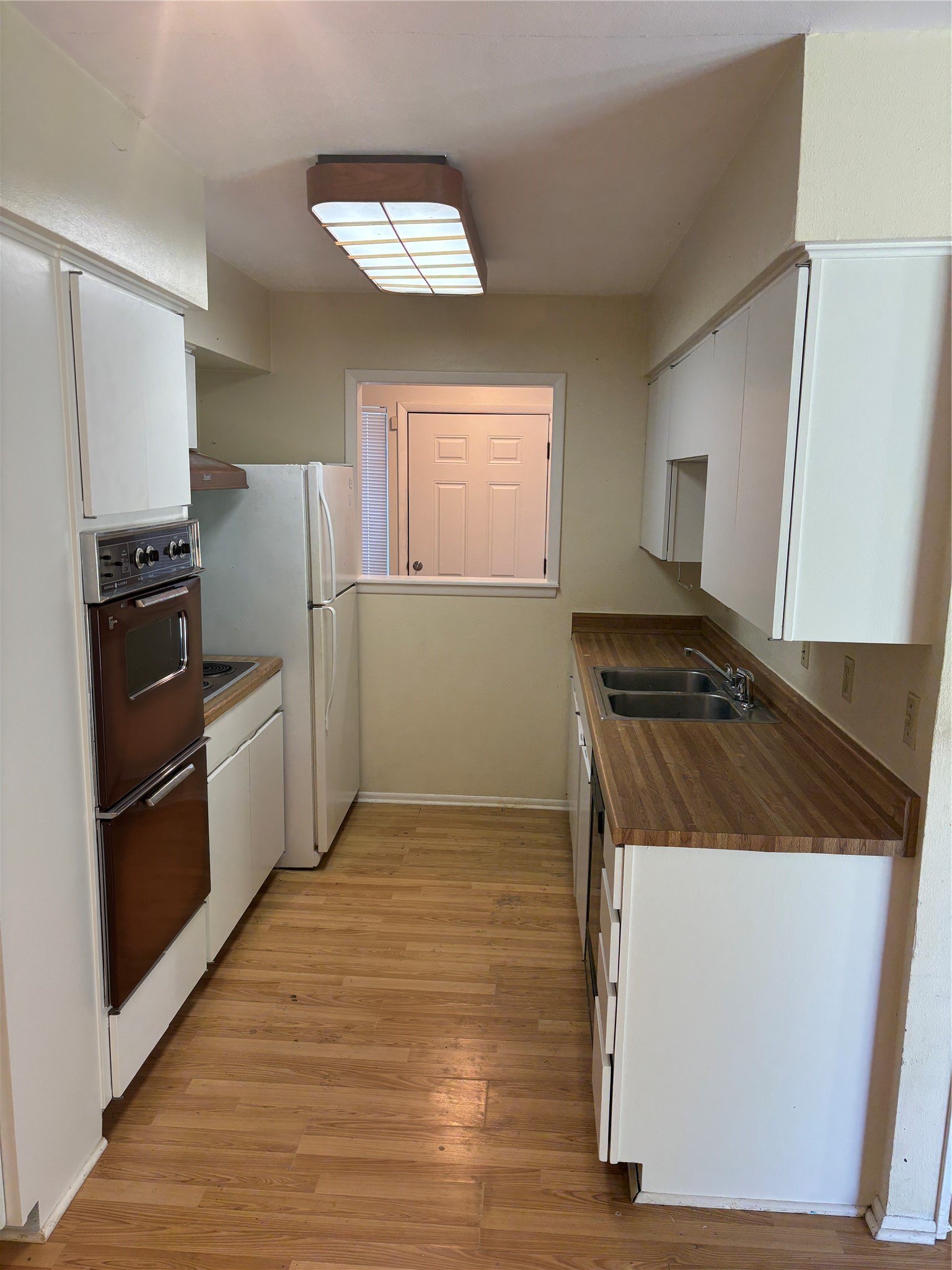 2708 Running Brook Lane