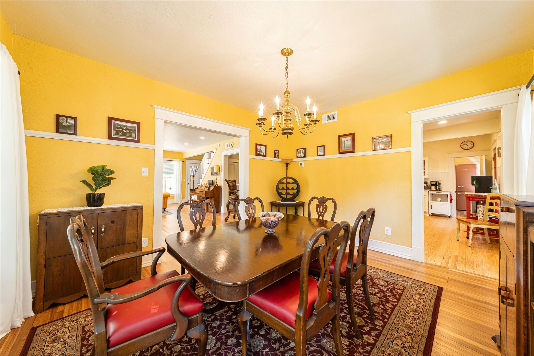 215 S Montclair Avenue