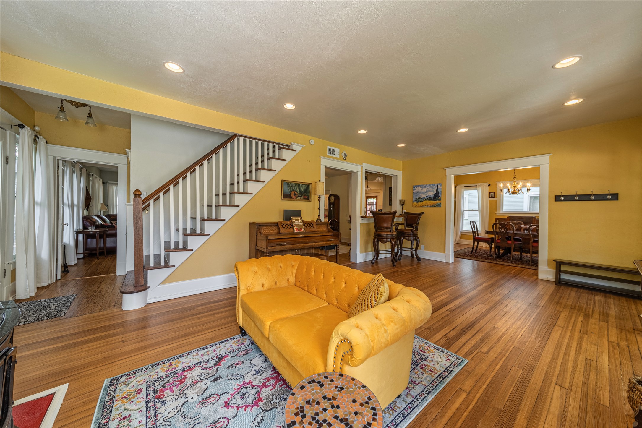 215 S Montclair Avenue